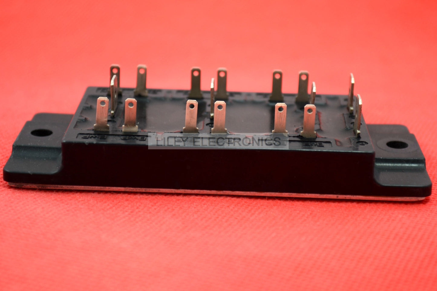 QM20TD-H304 Package:MODULE 122 x 32 Pixel Format